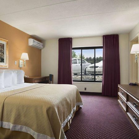 Hotel Ramadaby Wyndham Pittsburgh-New Stanton Esterno foto