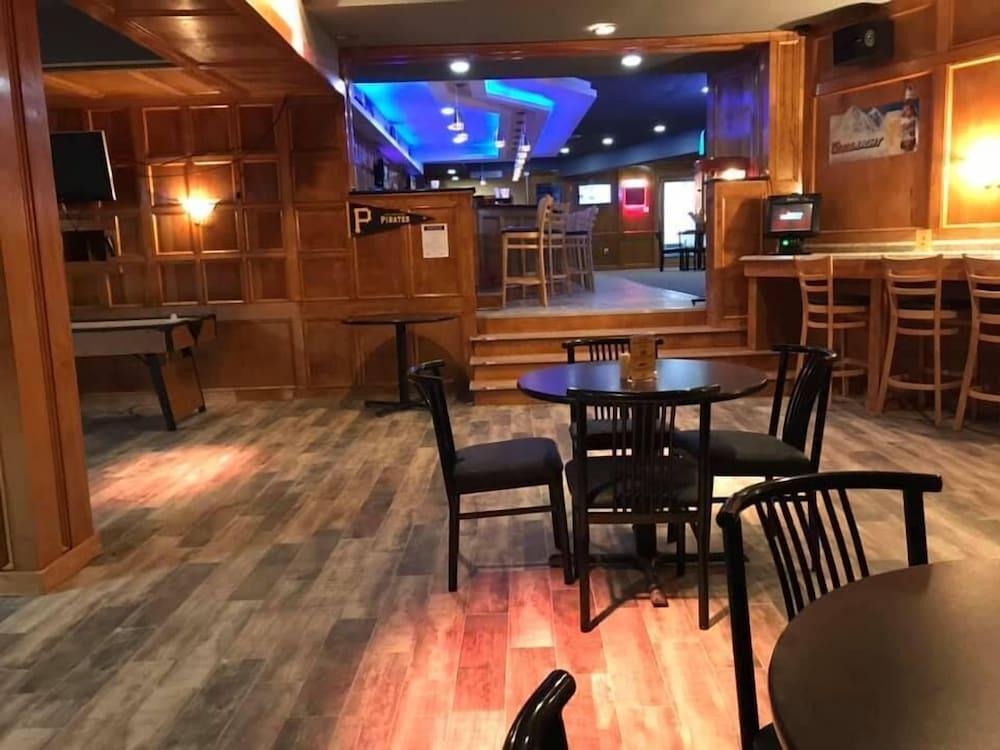 Hotel Ramadaby Wyndham Pittsburgh-New Stanton Esterno foto