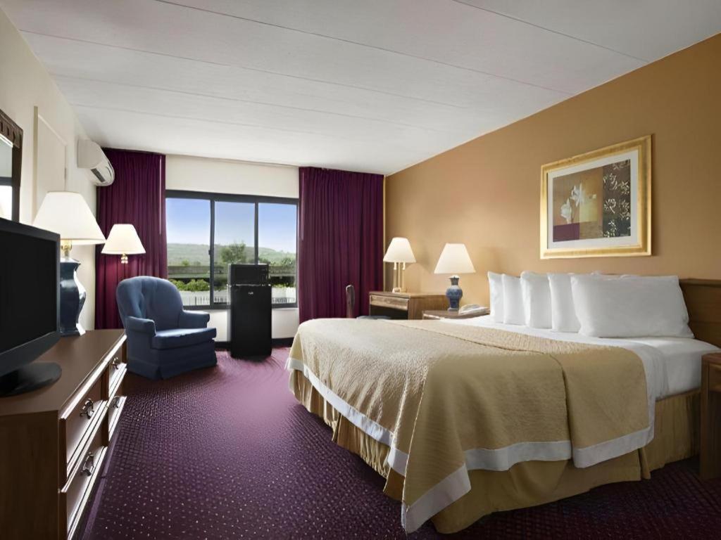 Hotel Ramadaby Wyndham Pittsburgh-New Stanton Esterno foto