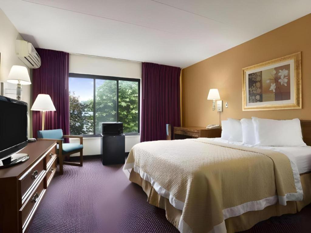 Hotel Ramadaby Wyndham Pittsburgh-New Stanton Esterno foto